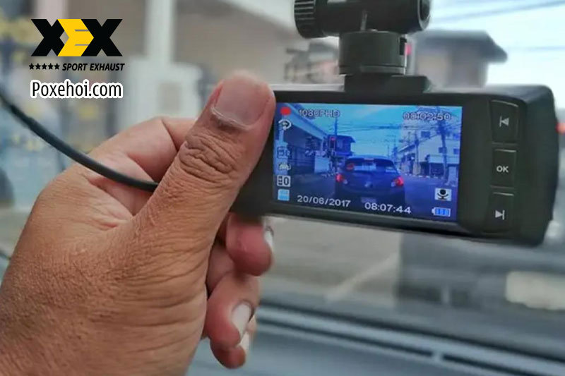 Lắp thêm camera hành trình cho ô tô